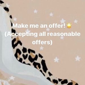 Clearing out my closet! Make me an offer!💫